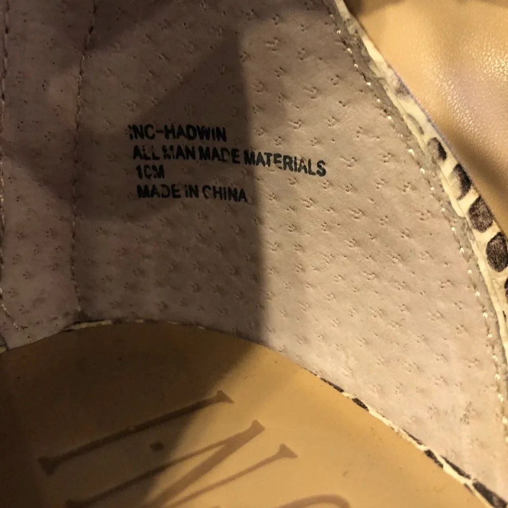 Snake scallops block heel snake print block heel size 10M - Picture 2 of 7